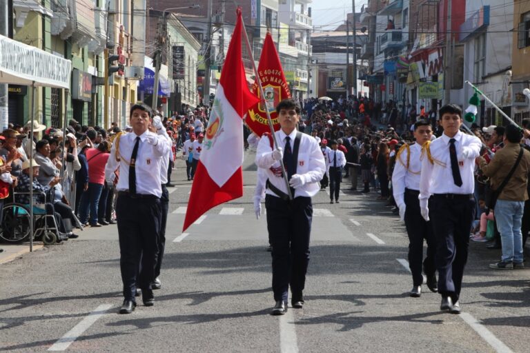 Colegios de Mollendo participarán de renovación de juramento a la bandera