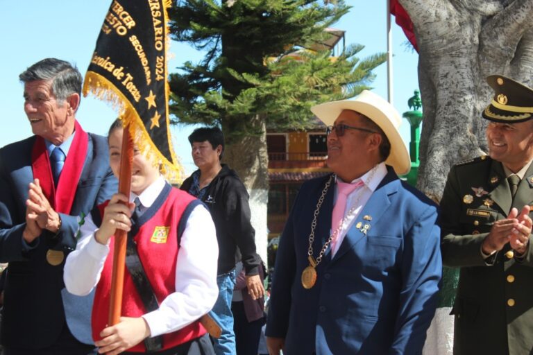 Trinquetes Políticos: Regalaron «pifia» en Torata