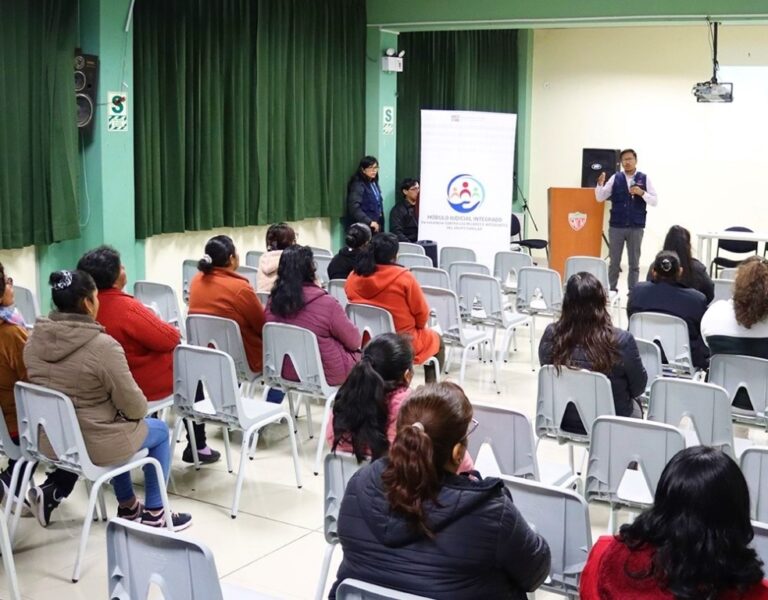 Corte de Justicia realiza “Escuela para padres” en Mollendo