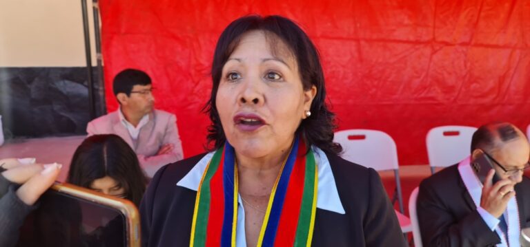 Alcaldesa provincial gestiona proyecto para combatir plagas que afectan los cultivos