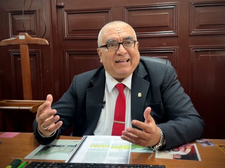 Funcionario que recorte sueldo a trabajador recibiría hasta 8 años prisión