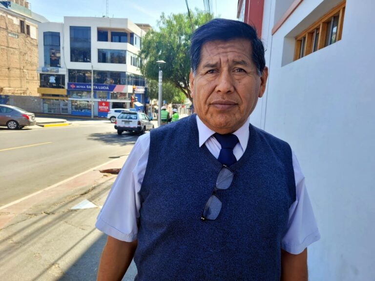 Padres de familia exigen el cambio de la directora de la I.E. Daniel Becerra de Ilo