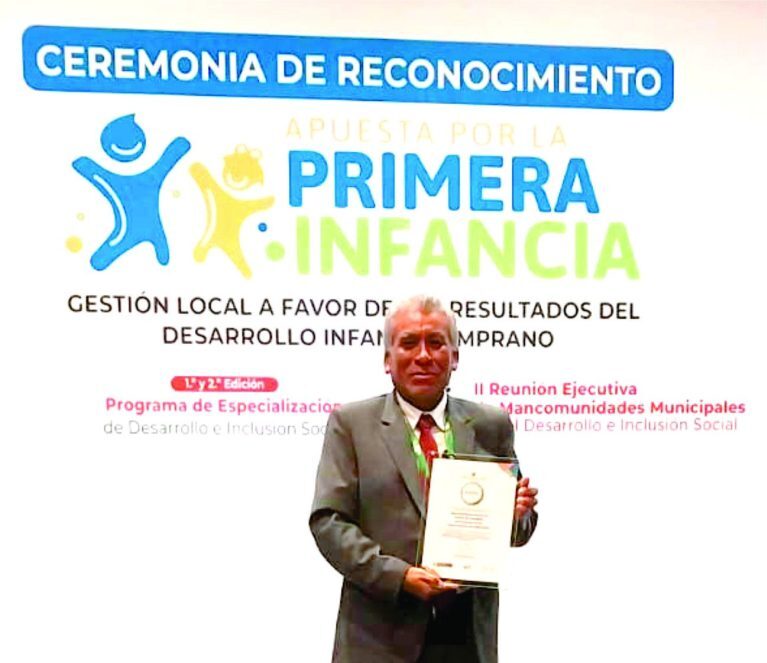 Municipio de Punta de Bombón recibe distinción por “Primera infancia”