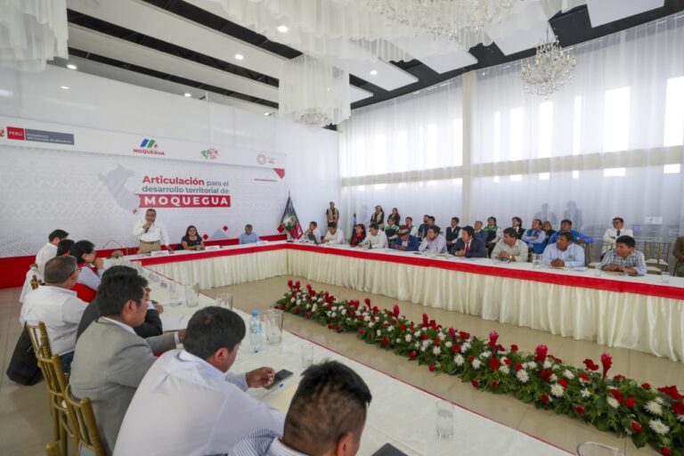 Ministros de Estado escucharon pedidos de las autoridades moqueguanas en la “Mesa de articulación para el desarrollo territorial de Moquegua”
