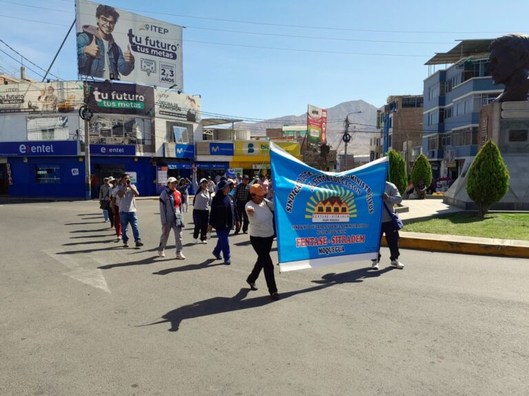 Afiliados al SITRADE Moquegua continúan en pie de lucha