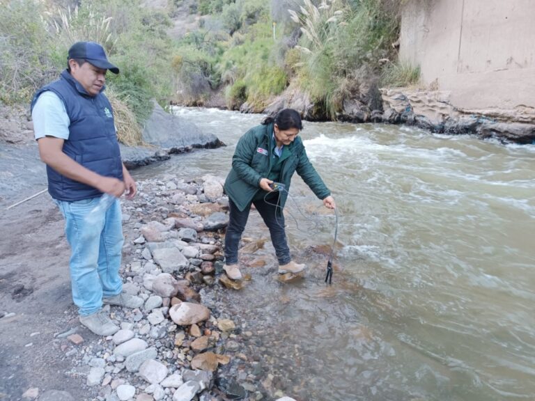 ANA monitorea calidad de agua del río La Mina por afloramiento de sal minera