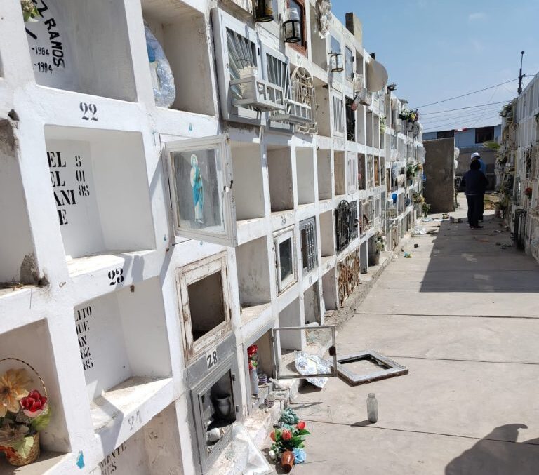 Principalmente de niños: vándalos dañan 20 nichos en cementerio de Mollendo