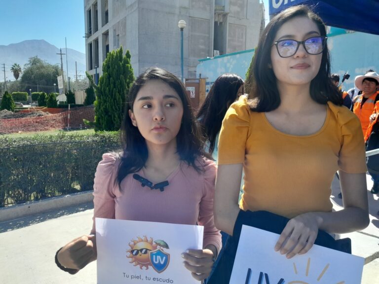 Estudiantes de la UNAM realizan campaña de sensibilización para prevenir cáncer de piel y pulmón