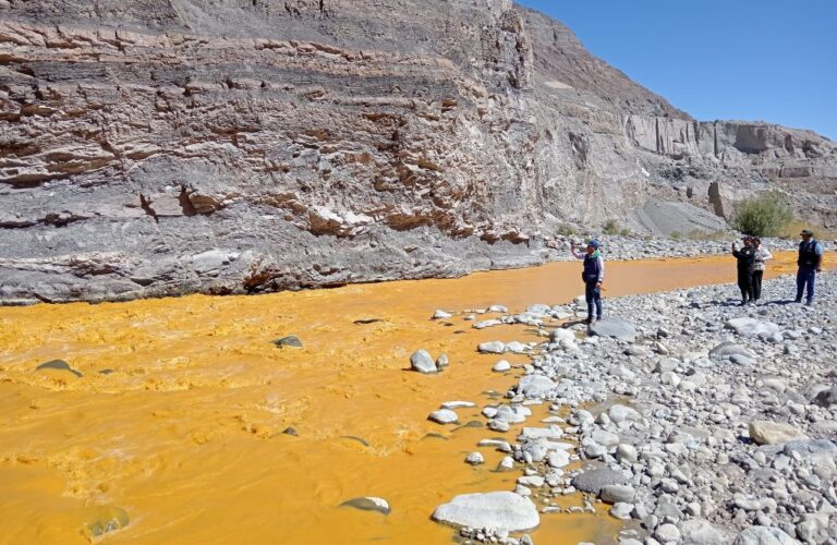 Huelga indefinida en Moquegua por inacción ante contaminación del río Coralaque