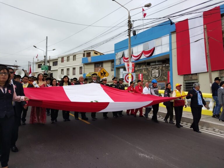 Ceremonia y desfile por Fiestas Patrias en Mejía