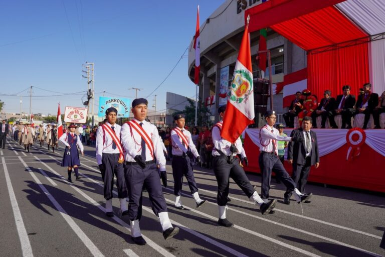 Desfile escolar por Fiestas Patrias contará con banda unificada de 300 estudiantes