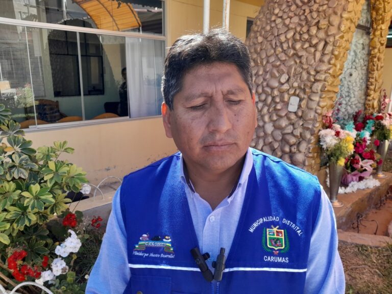 Trinquetes Políticos: En Carumas, Escobar “no se hace ni una”