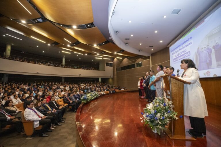 EsSalud incorpora más de 6 mil profesionales de la salud para fortalecer servicios