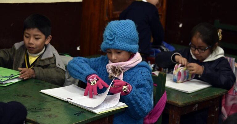 Directores podrían recibir procesos disciplinarios por no cumplir con retraso de horarios escolares