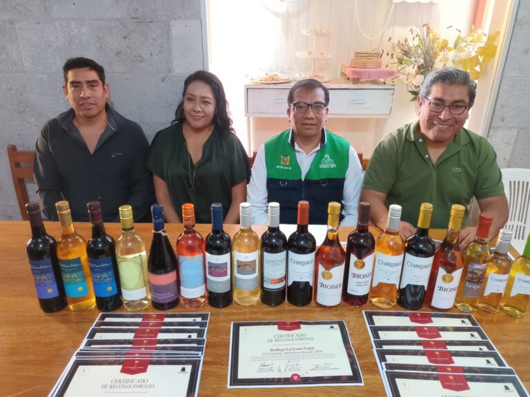 Presentaron a bodegueros moqueguanos que triunfaron en el «Salón del Vino Peruano»