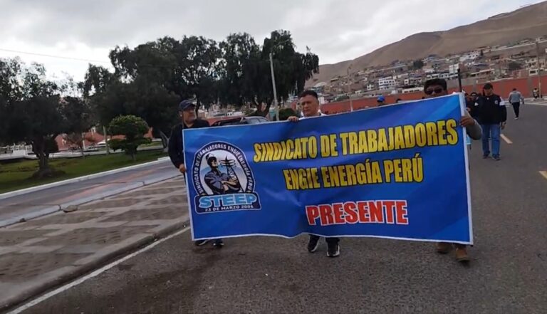 Trabajadores de ENGIE realizan marcha de protesta exigiendo mejoras salariales
