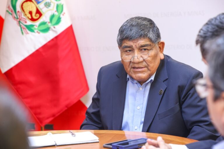 Ministro Mucho destaca avance de proyectos mineros tras respaldo a Tía María