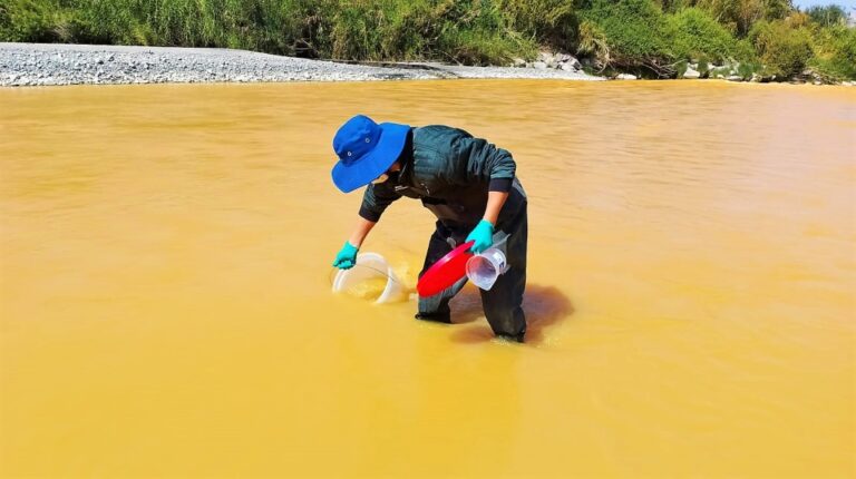 ANA emitirá informe sobre muestras de agua del río Tambo tras contaminación