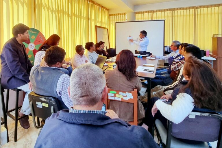 Capacitan a fiscalizadores para reforzar el control y vigilancia de la pesca en Arequipa