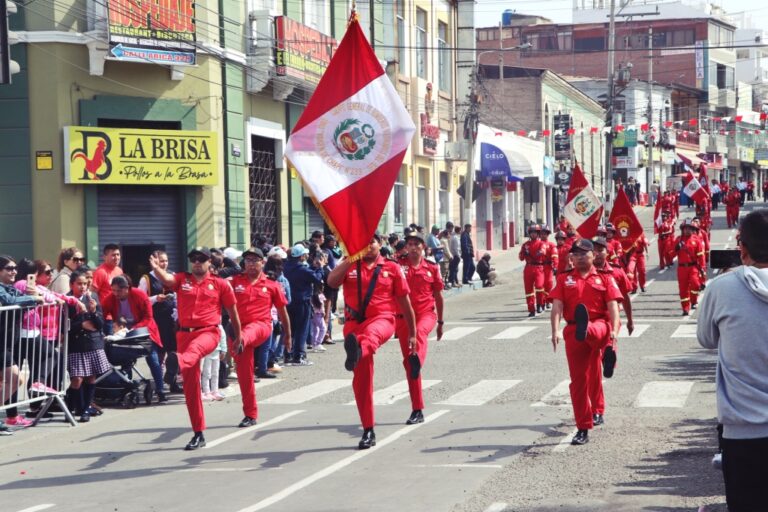Ceremonia por el 138º aniversario de la Compañía de Bomberos Mollendo Nº 12