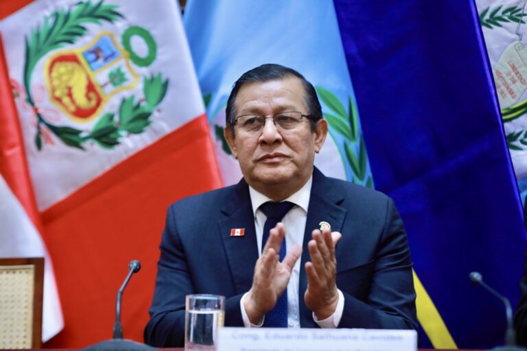 Pensión vitalicia a Fujimori es procedente, afirma presidente del Congreso