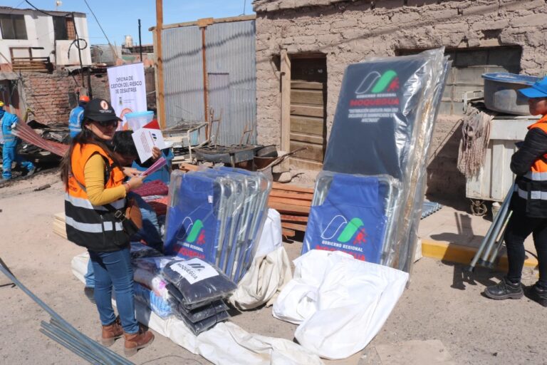 Entregan ayuda humanitaria a familia damnificada por incendio en San Antonio
