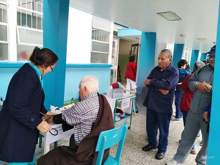 EsSalud realiza campaña de salud para asegurados de la provincia de Islay