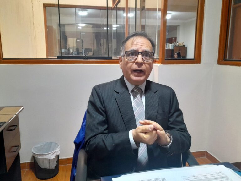 Defensoría del Pueblo interviene ante presunto cobro irregular en colegio