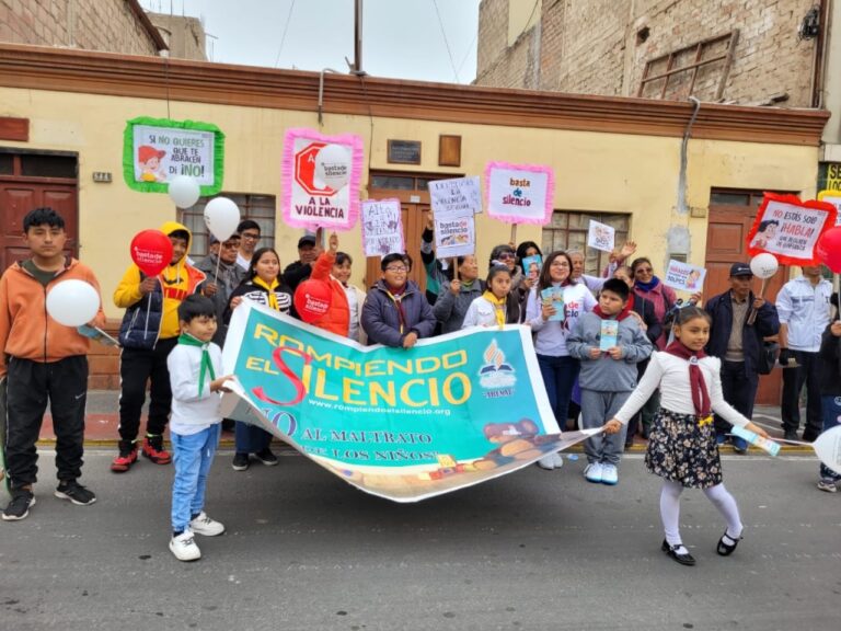 Ilo: Realizan la marcha “Basta de Silencio” contra el abuso infantil