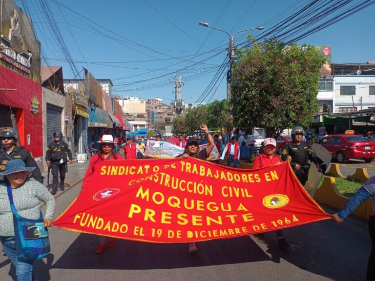 Marcha de Construcción Civil en Moquegua e Ilo exigiendo seguridad y mejores condiciones laborales