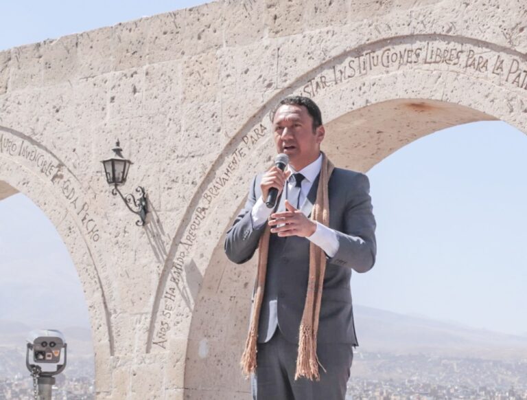 Ministro de Agricultura anuncia llegada del premier Adrianzén a Arequipa 