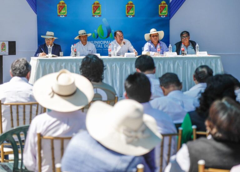 Ministro de Desarrollo Agrario y Riego asume una serie de compromisos en Torata