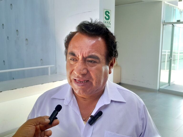 Titular de la DIRESA responsabiliza a funcionarios por retraso en el equipamiento del hospital de Ilo 