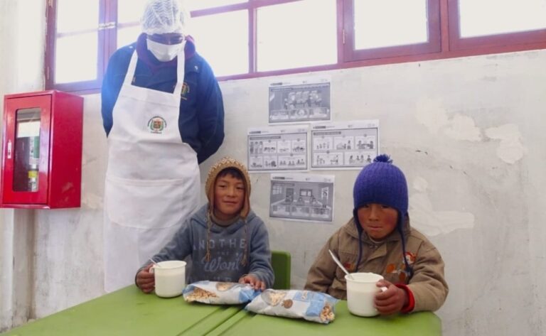 Moquegua: Qali Warma atiende a 53 escuelas unidocentes con menos de 3 estudiantes