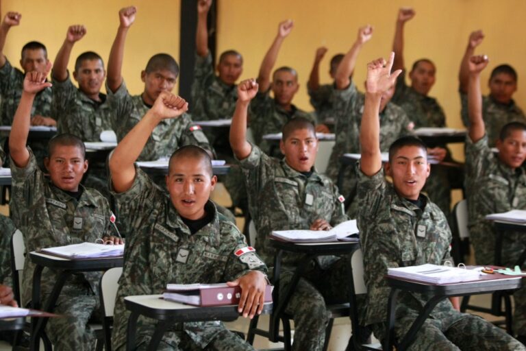Jóvenes que cumplan servicio militar accederán a múltiples beneficios