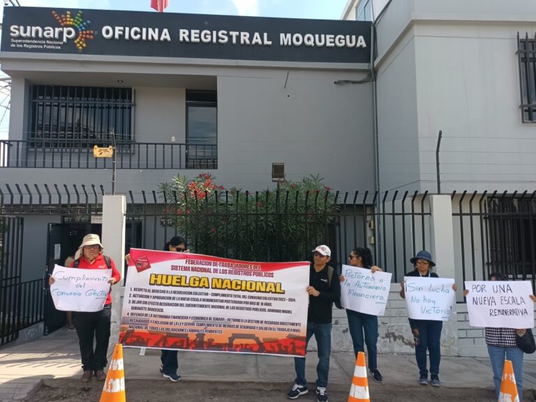 Trabajadores de Registros Públicos acatan paro de 48 horas en Moquegua e Ilo
