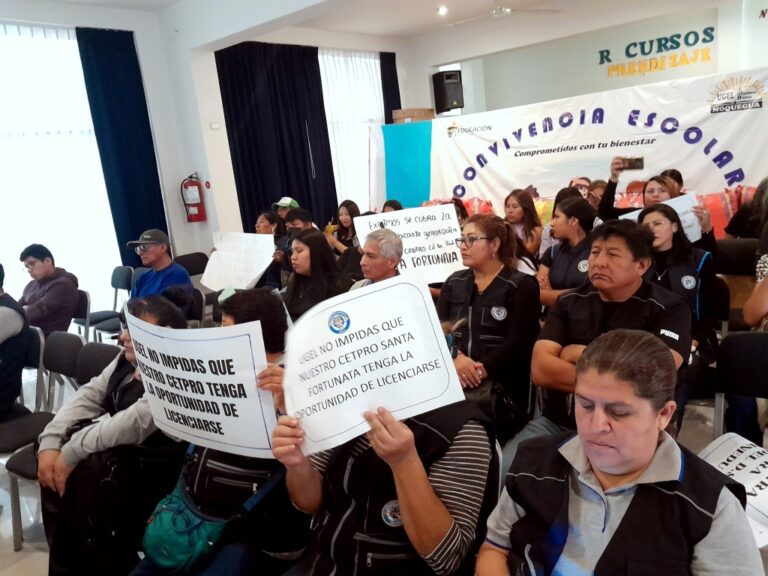 Docentes y alumnos del CETPRO Santa Fortunata exigen conservar su plaza