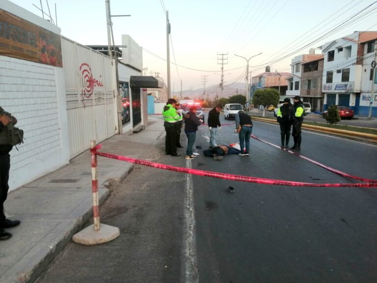 Hombre muere tras ser atropellado: habría sido arrollado por dos vehículos 