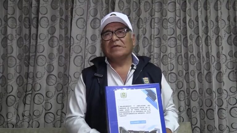 Alcalde de Cocachacra entregó perfil viable para construcción de colegio inicial