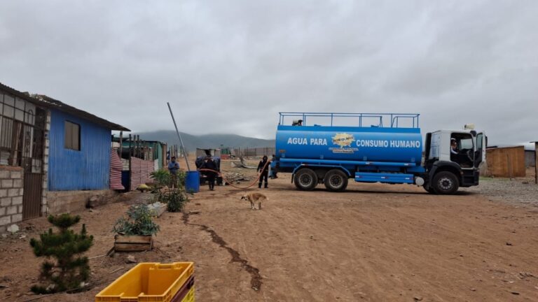 Agua Potable llegó a distrito de Islay Matarani por emergencia hídrica