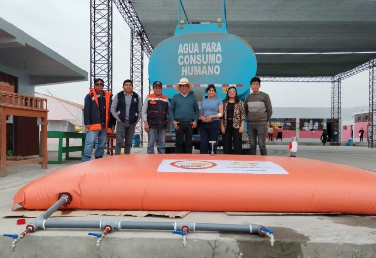 Distribución de bladders y agua para instituciones educativas del valle de Tambo