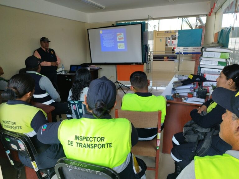 Capacitan a inspectores de transporte en prevención del delito y abuso de autoridad
