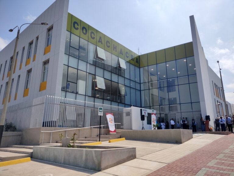 Dos pediatras y un ginecólogo inician labores en el C. S. de Cocachacra