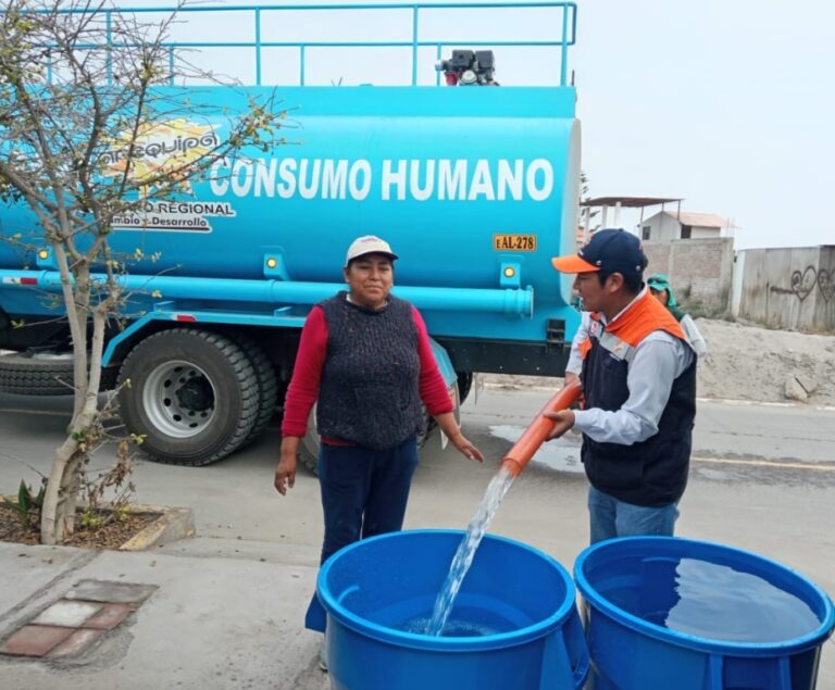 Pobladores de Tambo continúan recibiendo agua potable ante emergencia hídrica