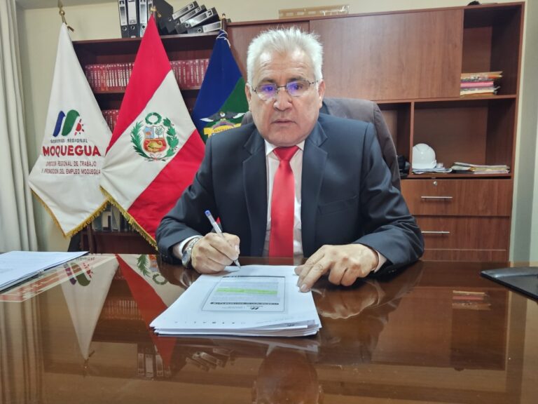 Reconocimiento a Javier Ascuña Chavera por su contribución a proyectos de ley laborales