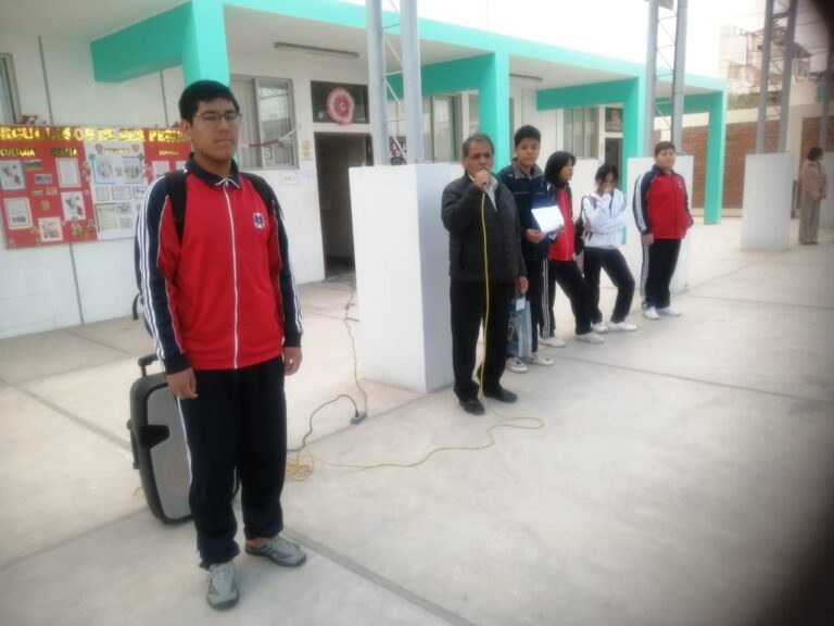 Joven mollendino clasifica a etapa nacional de Matemática
