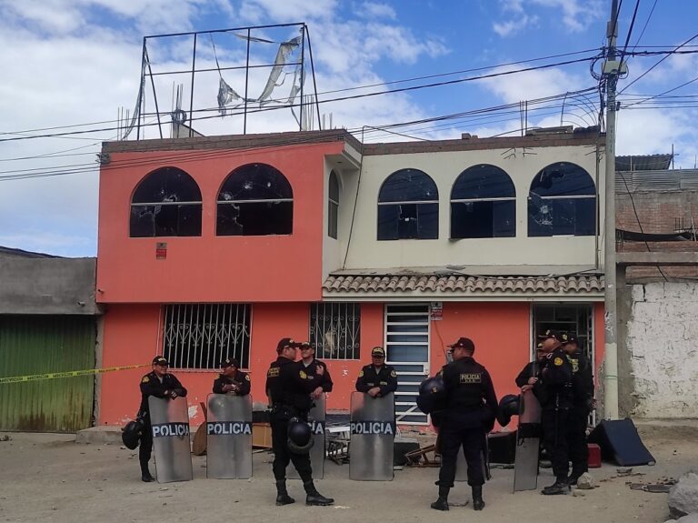 Arequipa: policía es sindicado de disparar y dejar sin vida a padre e hijo