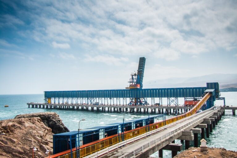 Puerto de Matarani: Líder en carga de minerales en Latinoamérica