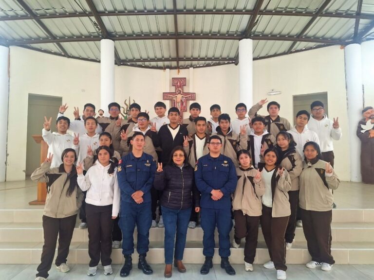 Estudiantes de secundaria participaron de talleres vocacionales de la Marina de Guerra