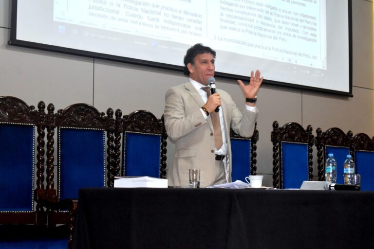 Alonso Raúl Peña presenta las nuevas facultades de la PNP en la investigación del delito